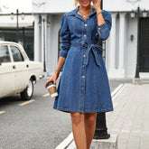 Robe en jean rétro amincissante à manches longues et taille contrôlée avec ceinture et boutons